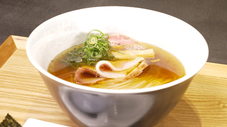 地鶏らぁ麺 みそたまり　1200円